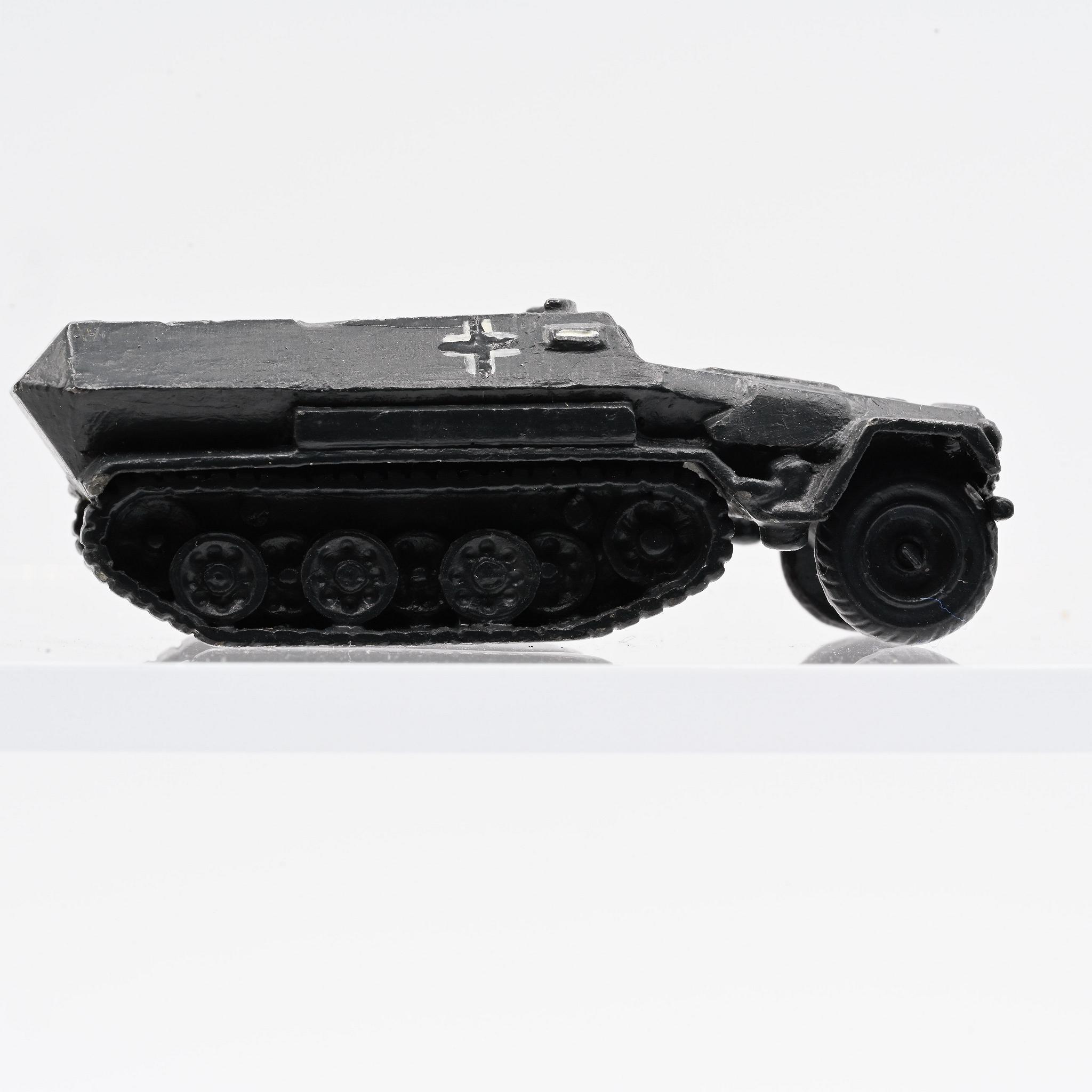 Authenticast++German+3+Ton+Armored+Half+Track picture 2