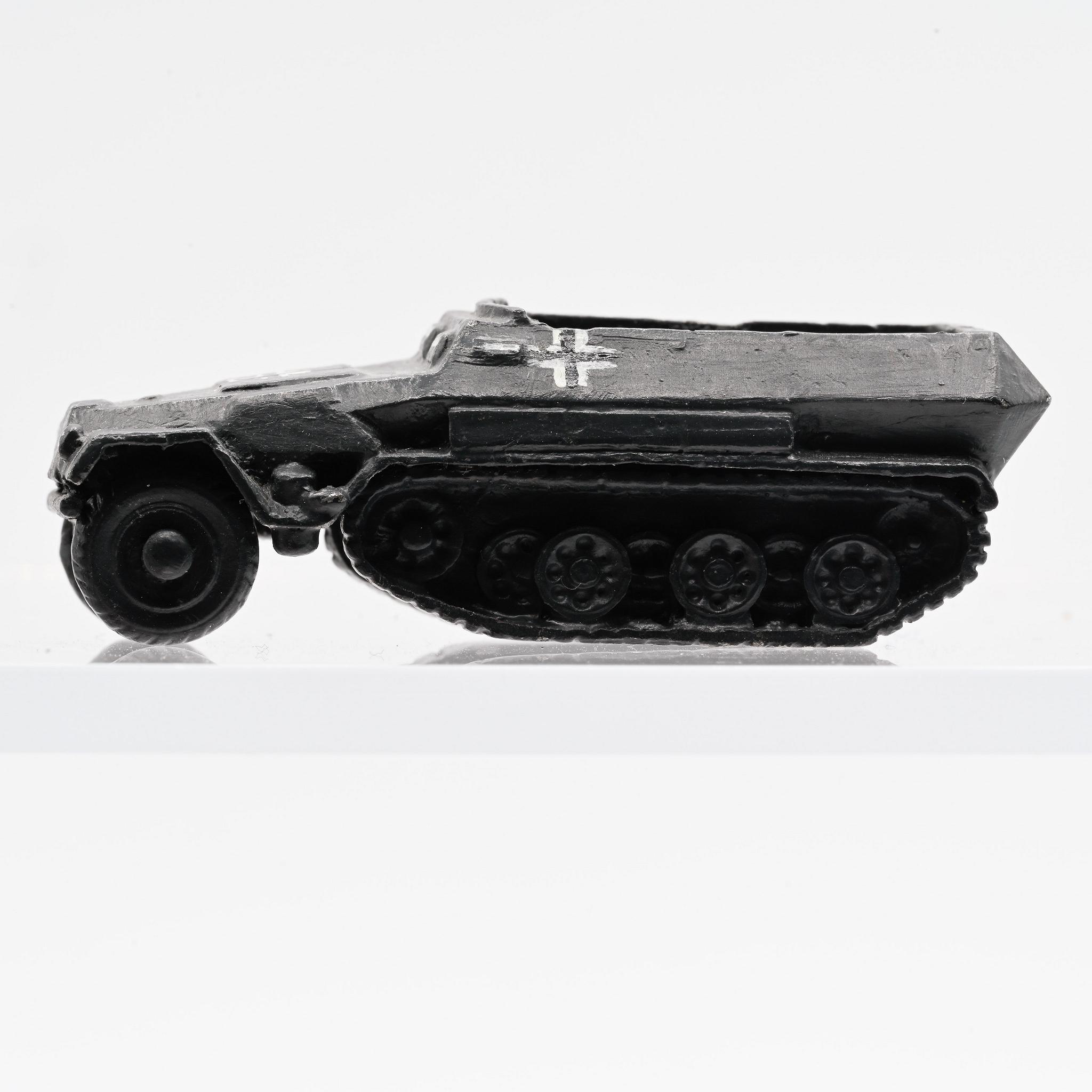 Authenticast++German+3+Ton+Armored+Half+Track picture 3