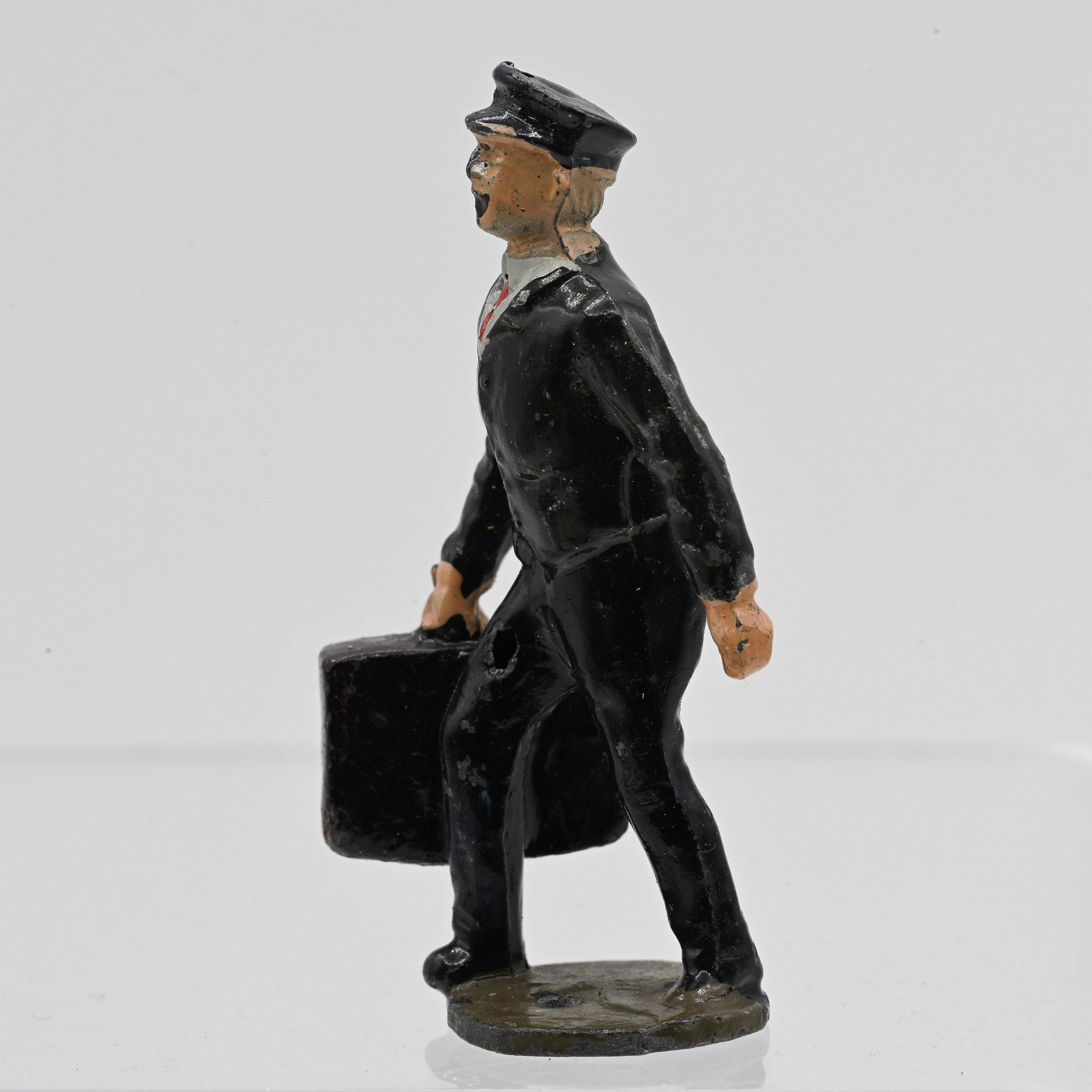 Johillco+Porter+with+Suitcase+Vintage+Lead+Railroad+Figure picture 2