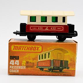Matchbox 44 Passenger Coach 1978 NMIB